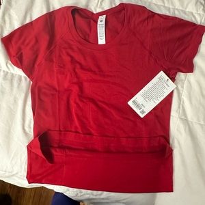 lululemon Swiftly Tech Short Sleeve 2.0 - Size 8 - Dark Red